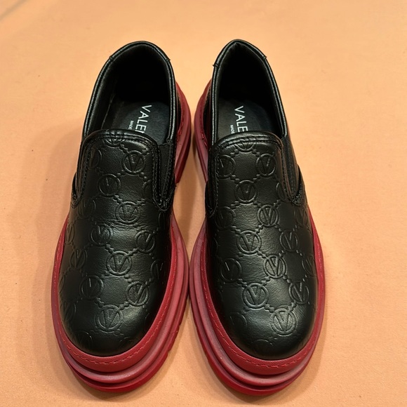 Valentino Shoes - VALENTINO new leather shoes. Size 7